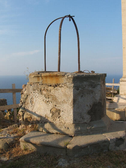 Capo d'Orlando - Ruderi presso il Santuario del Monte della Madonna width=