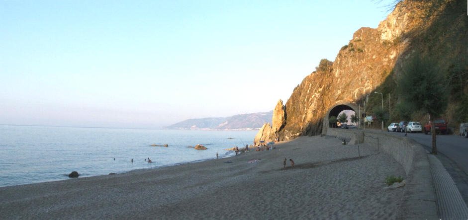 Capo d'Orlando Spiaggia di Testa di Monaco width=