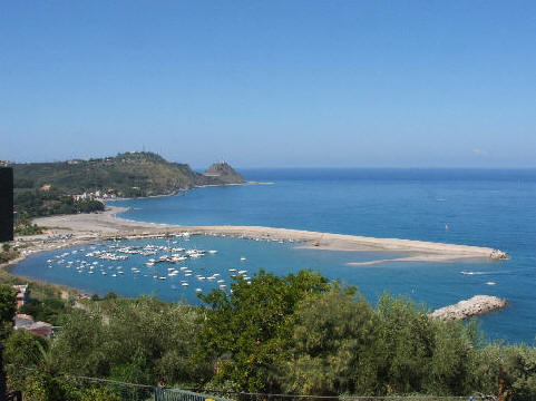 Capo d'Orlando Veduta del porto e San Gregorio width=